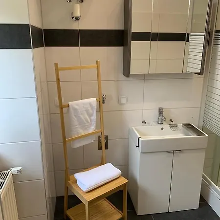 아파트 Traveler's Shelter - By Nahuen