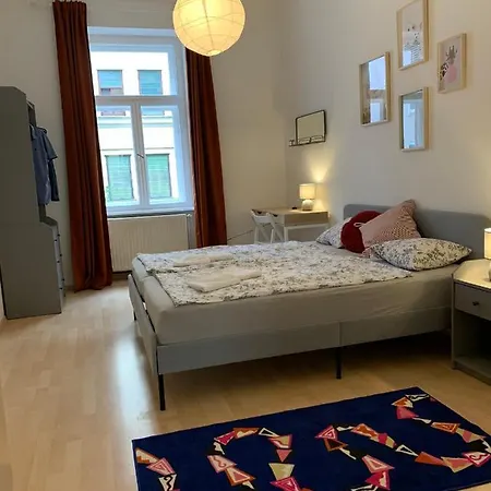 Traveler's Shelter - By Nahuen 그라츠