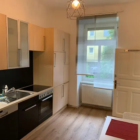 Traveler's Shelter - By Nahuen * 그라츠