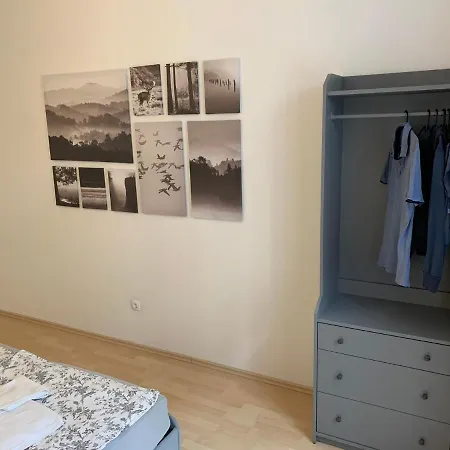 Traveler's Shelter - By Nahuen Graz