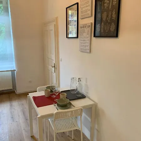 Daire Traveler's Shelter - By Nahuen *