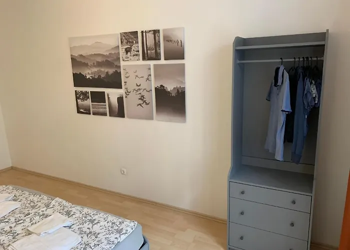 Traveler's Shelter - By Nahuen Грац