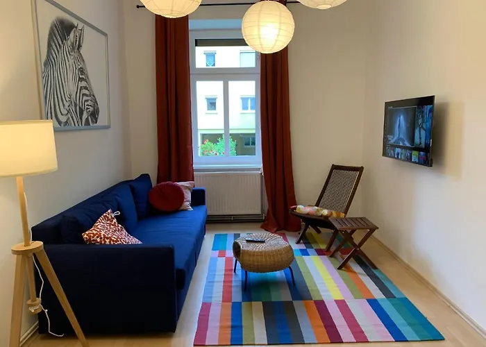 Apartment Traveler's Shelter - By Nahuen Graz