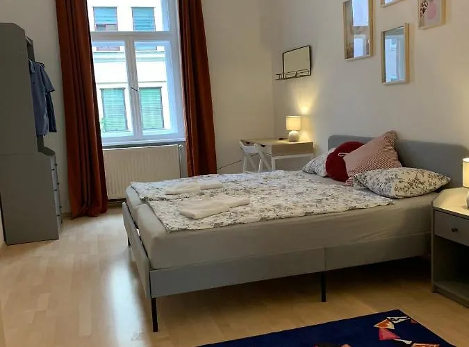 Traveler's Shelter - By Nahuen Graz