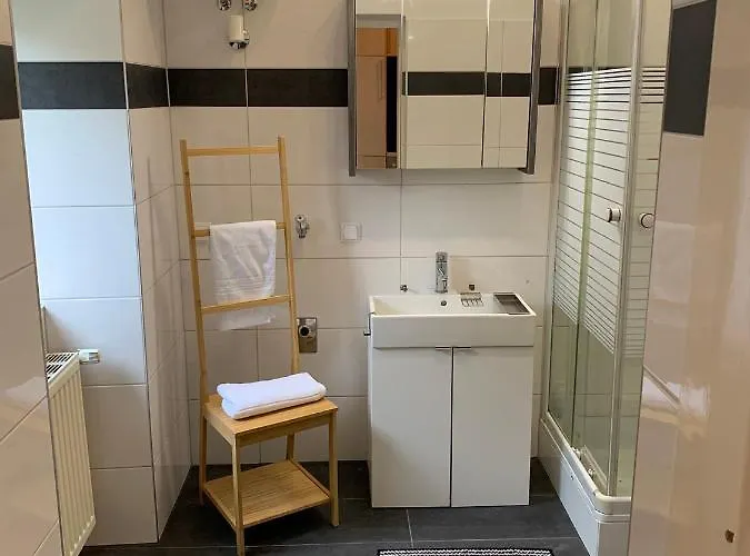 Apartment Traveler's Shelter - By Nahuen