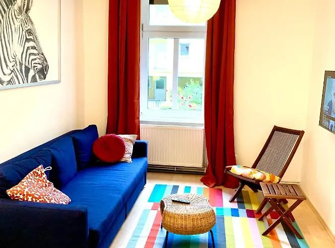 Apartment Traveler's Shelter - By Nahuen Graz